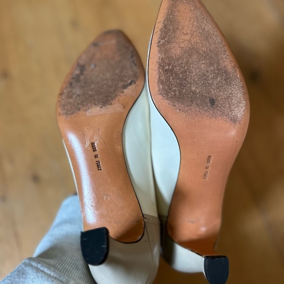 Salvatore Ferragamo Women's Cream and Tan Leather Pumps - Picture 7 of 8